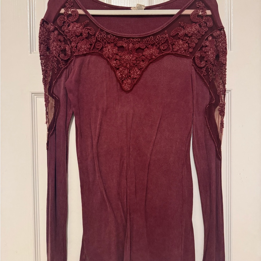 Buckle Maroon Top